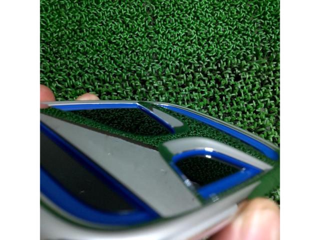 Honda genuine
Emblem set