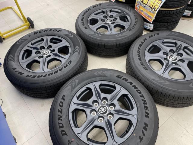 TOYOTA
Land Cruiser 300
GR Sports
Original wheel
+
DUNLOP
GRANDTREK
H / T
31