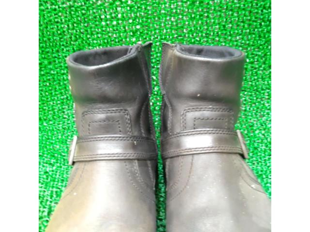 Harley-Davidson
Leather boots
25.5cm