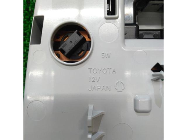 TOYOTA 50系プリウス純正ルームランプ