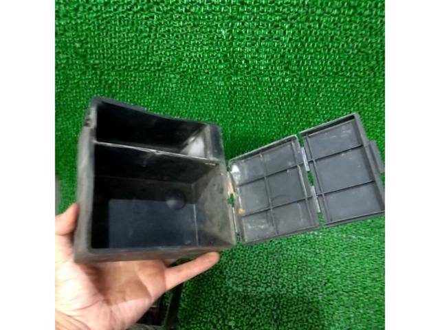 SR400 cab YAMAHA
SR400 genuine battery case