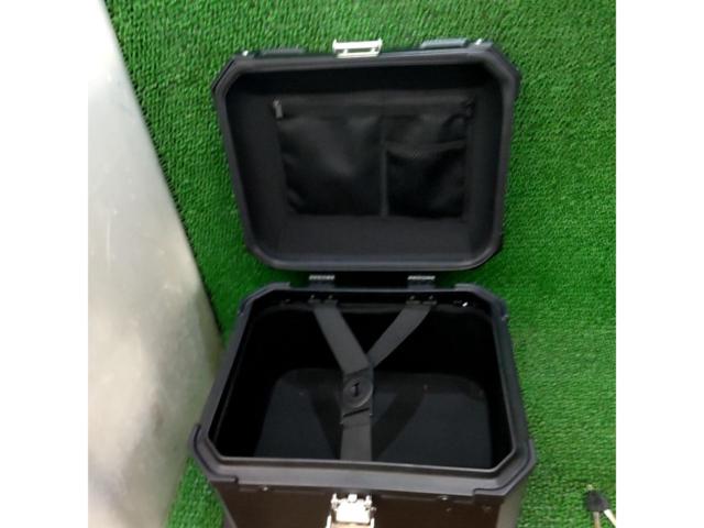 Unknown Manufacturer
Hard pannier cases