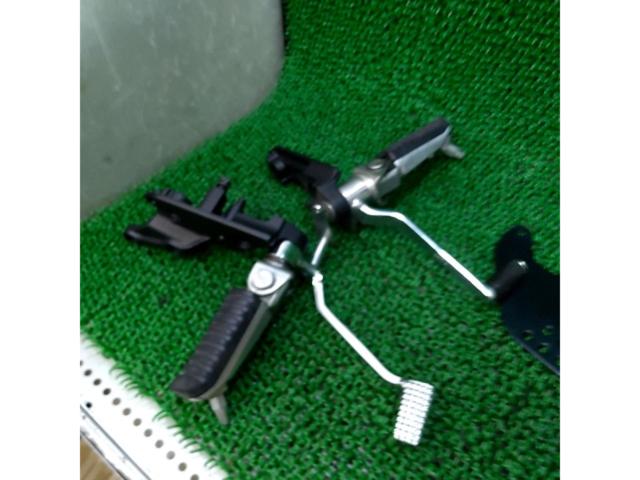 Kawasaki
ZRX1200
DAEG genuine step area