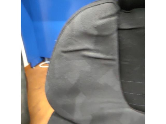 RECARO
STYLE-J
Reclining seat
Right-side pump *Mounting hole defect*