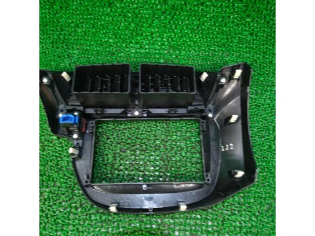 HONDA
Fit / GE system
Genuine 7-inch navigation panel