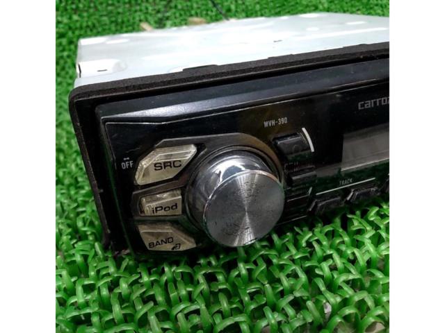 carrozzeria
MVH-390
Model with front AUX-in & USB