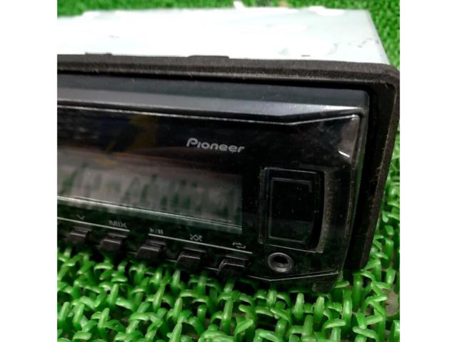 carrozzeria
MVH-390
Model with front AUX-in & USB
