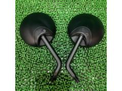 *One side of the edge is cracked. Genuine HONDA Rebel 1100 mirror.
Right and left