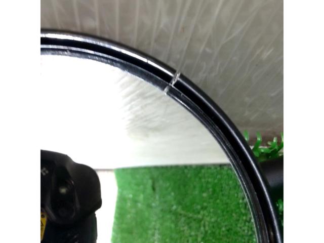 *One side of the edge is cracked. Genuine HONDA Rebel 1100 mirror.
Right and left