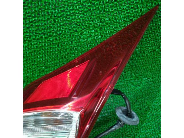 LEXUS IS300h前期純正テールレンズ