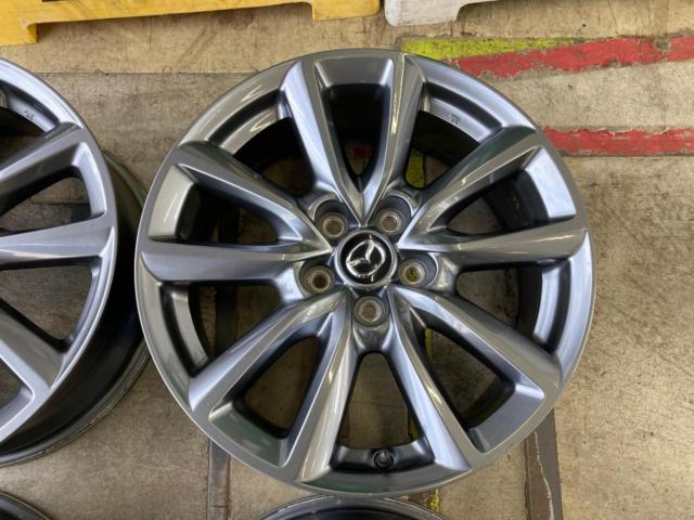 マツダ MAZDA3純正ホイール