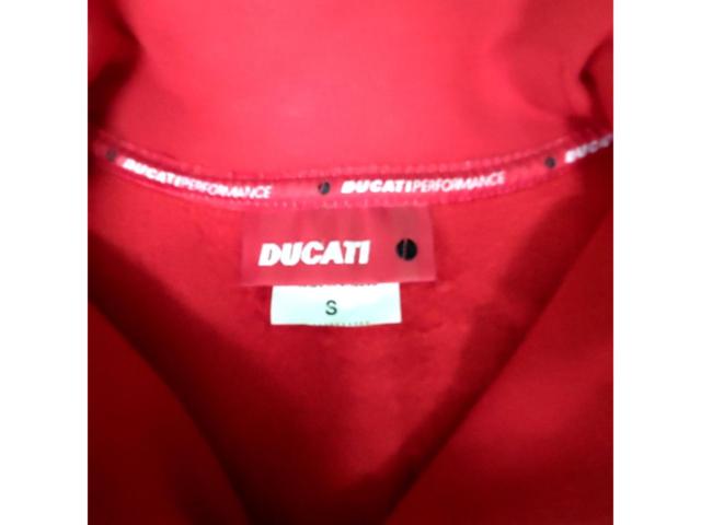 DUCATI
Zip up jersey
Size: S