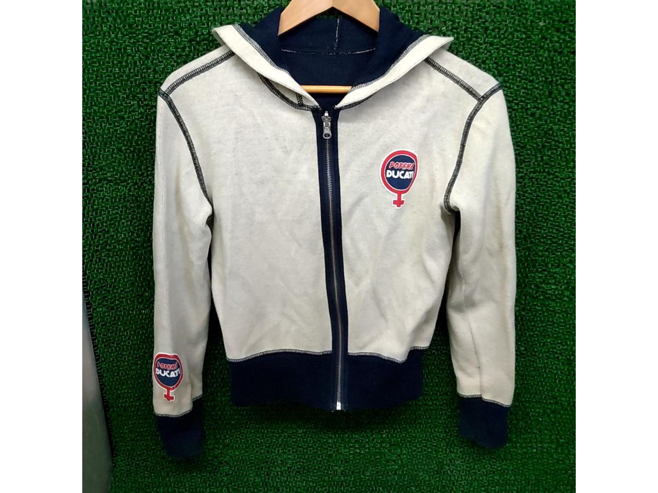 DUCATI
Reversible parka
Size unknown