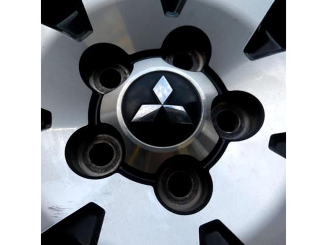 Mitsubishi
Delica D5
Late original wheel