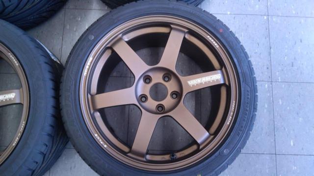Excellent condition
RAYS
VOLKRACING
TE37
SAGA
s-plus
+
KENDA
KR 20