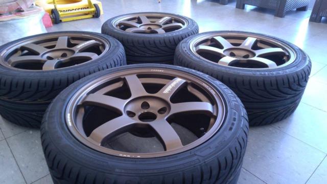 Excellent condition
RAYS
VOLKRACING
TE37
SAGA
s-plus
+
KENDA
KR 20