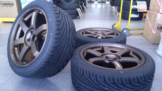 Excellent condition
RAYS
VOLKRACING
TE37
SAGA
s-plus
+
KENDA
KR 20