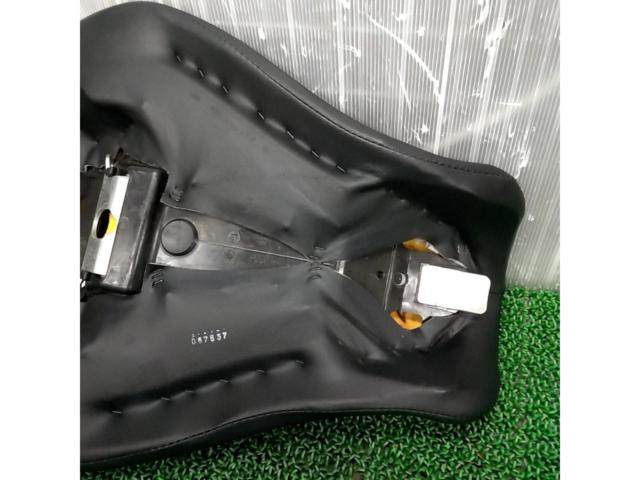 HarleyDavidson XL883 純正シート