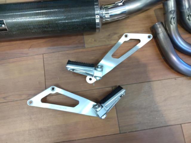 YOSHIMURA チタンサイクロンマフラー + タンデムステップ XJR1300/RP03J