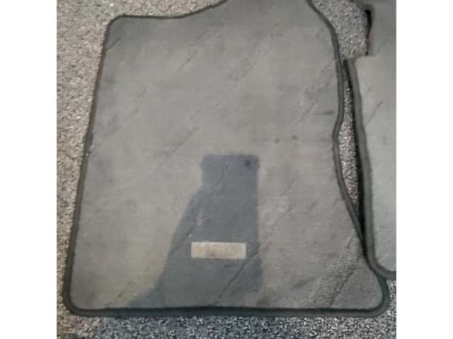 SUZUKI
Genuine floor mat
Jimny / JB23
Type 4