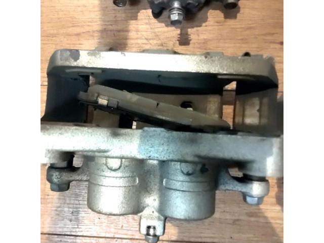 NISSAN
INFINITY genuine calipers
FX35
