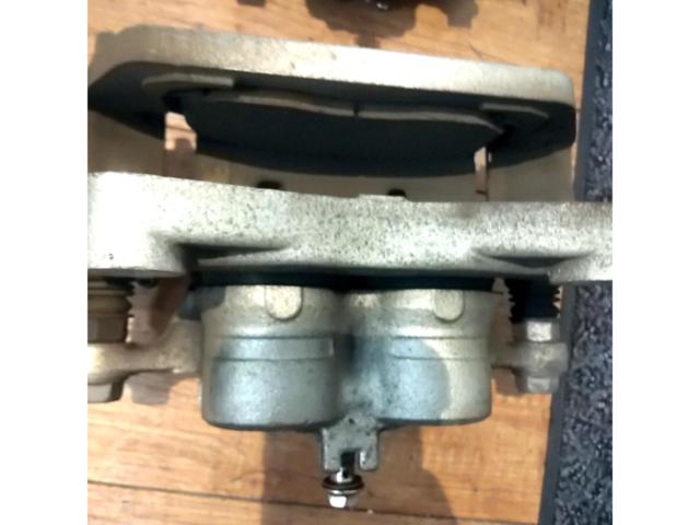NISSAN
INFINITY genuine calipers
FX35