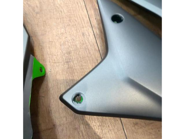 KAWASAKI
KLX250 genuine shroud