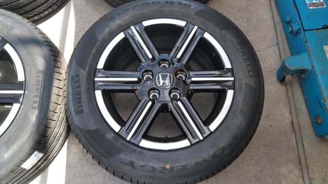 ホンダ純正(HONDA)  ヴェゼル純正ホイール  + PIRELLI(ピレリ) POWERGY