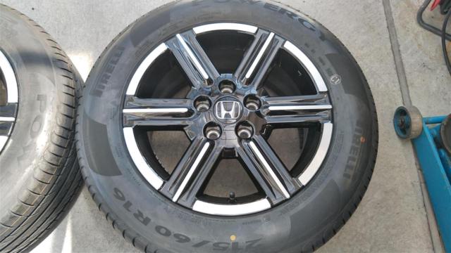ホンダ純正(HONDA)  ヴェゼル純正ホイール  + PIRELLI(ピレリ) POWERGY