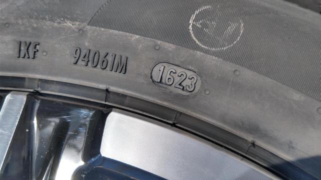 ホンダ純正(HONDA)  ヴェゼル純正ホイール  + PIRELLI(ピレリ) POWERGY