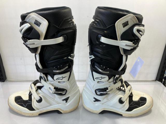 AlpinestarsTECH7
Terrain Boots