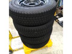 Nissan genuine Caravan genuine steel wheels + GOODYEAR ICENAVI
CARGO