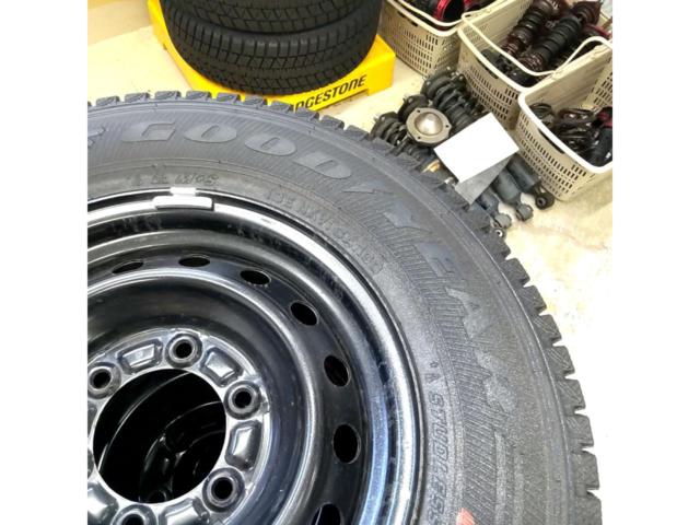 Nissan genuine Caravan genuine steel wheels + GOODYEAR ICENAVI
CARGO
