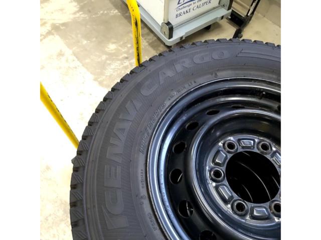 Nissan genuine Caravan genuine steel wheels + GOODYEAR ICENAVI
CARGO