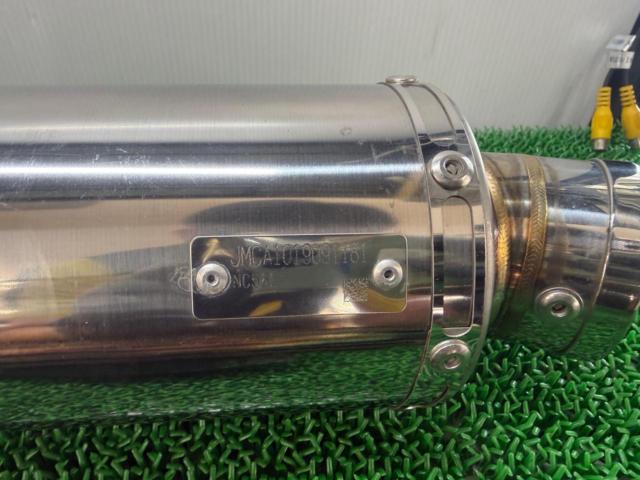 CBR400R/NC56BEAMS
R-EVO
Slip-on muffler + genuine gasket