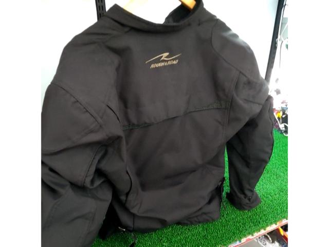 Size: LROUGH & ROAD
Gore-Tex
Riding jacket