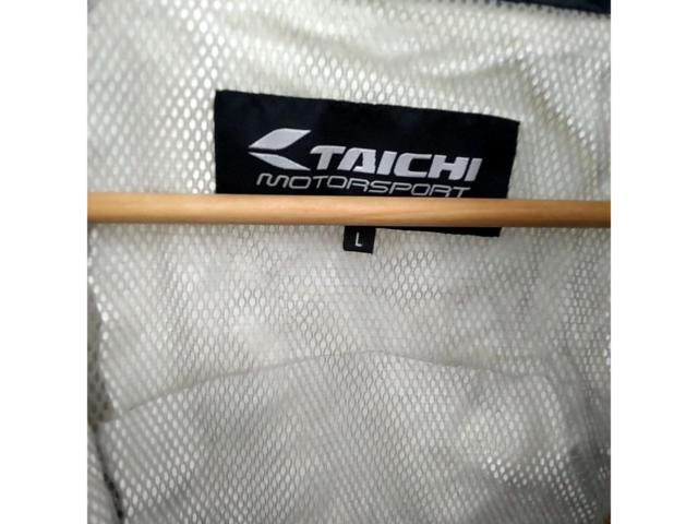 Size: LRSTaichi
DRYMASTER
RAIN
SUITS
Rain suit top and bottom set