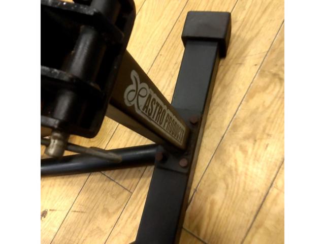 ASTRO PRODUCTS フロントホイールクランプ FC398