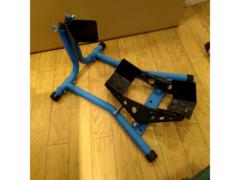 Unknown Manufacturer
For fixing the front tire
Wheel clamp