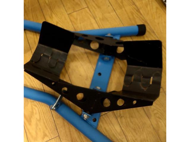 メーカー不明 フロントタイヤ固定用 ホイールクランプ