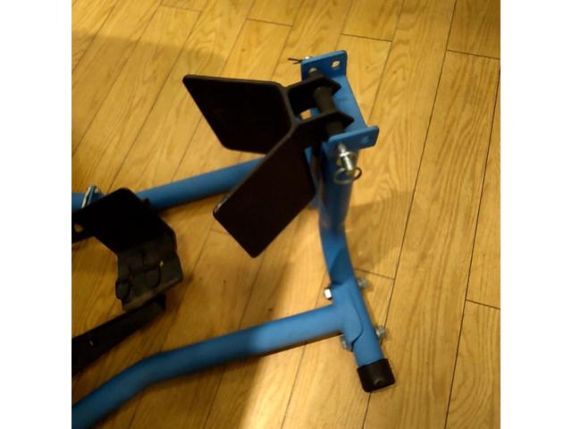 メーカー不明 フロントタイヤ固定用 ホイールクランプ