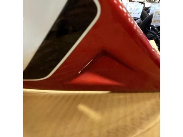 Made of FRP
Under cowl
[CBX400F
1 type]
