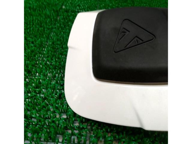 Genuine single seat cushion
Speed triple