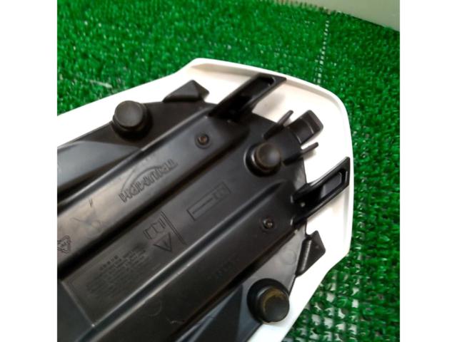 Genuine single seat cushion
Speed triple