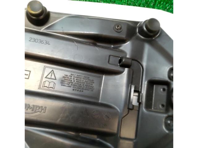 Genuine single seat cushion
Speed triple