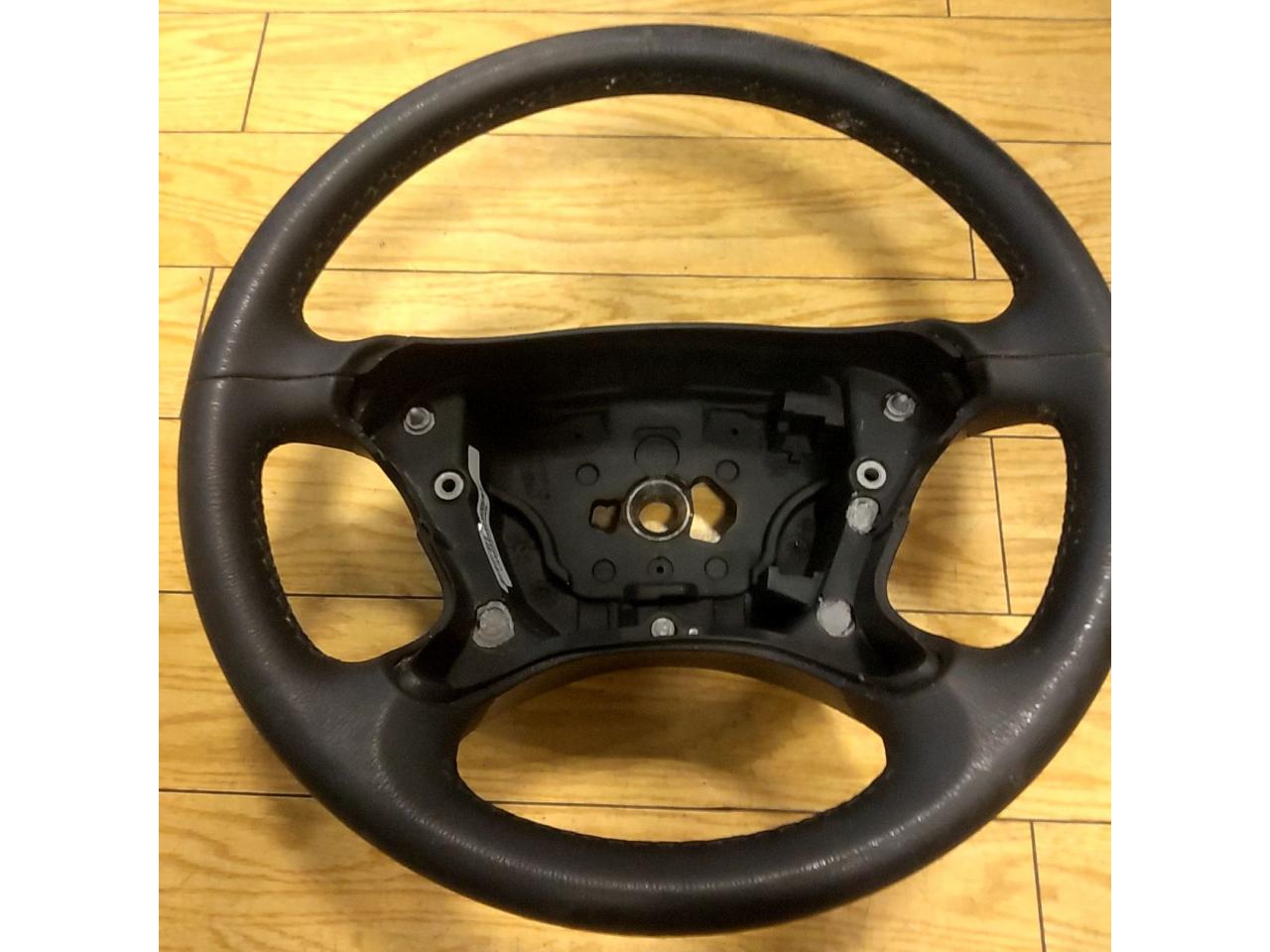JEEP genuine
Leather steering wheel
JK style/Wrangler