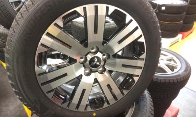 Mitsubishi
Delica D: 5
Original wheel
+
BRIDGESTONE
BLIZZAK
DM-V3