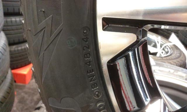 Mitsubishi
Delica D: 5
Original wheel
+
BRIDGESTONE
BLIZZAK
DM-V3