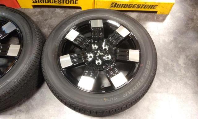 Mitsubishi
Delica D: 5
Late genuine black polished wheel
+
YOKOHAMA
GEOLANDAR
SUV
G055E
