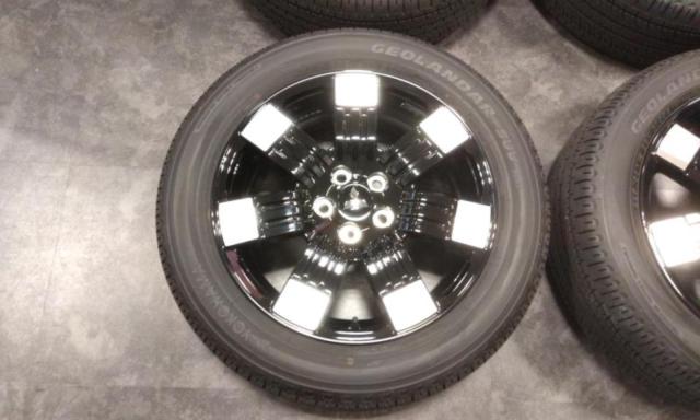 Mitsubishi
Delica D: 5
Late genuine black polished wheel
+
YOKOHAMA
GEOLANDAR
SUV
G055E